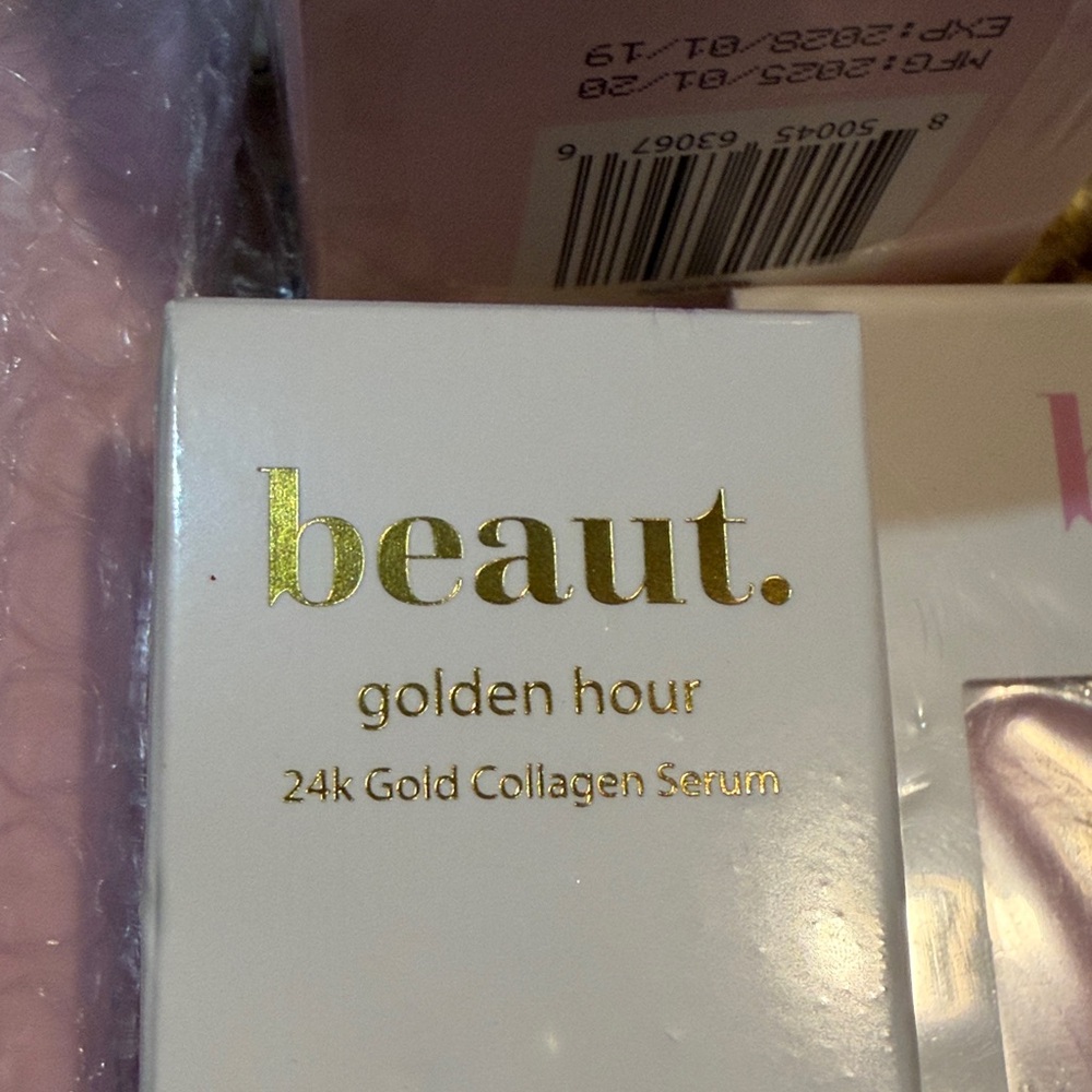 NWT Beaut bundle - Picture 3 of 5